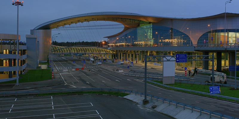 谢列梅捷沃机场行人仿真与道路交通建模